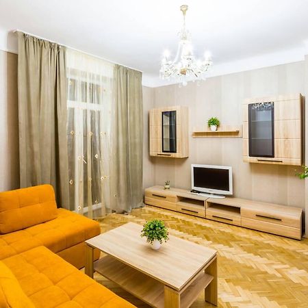 Apartments In The Center Львів Екстер'єр фото
